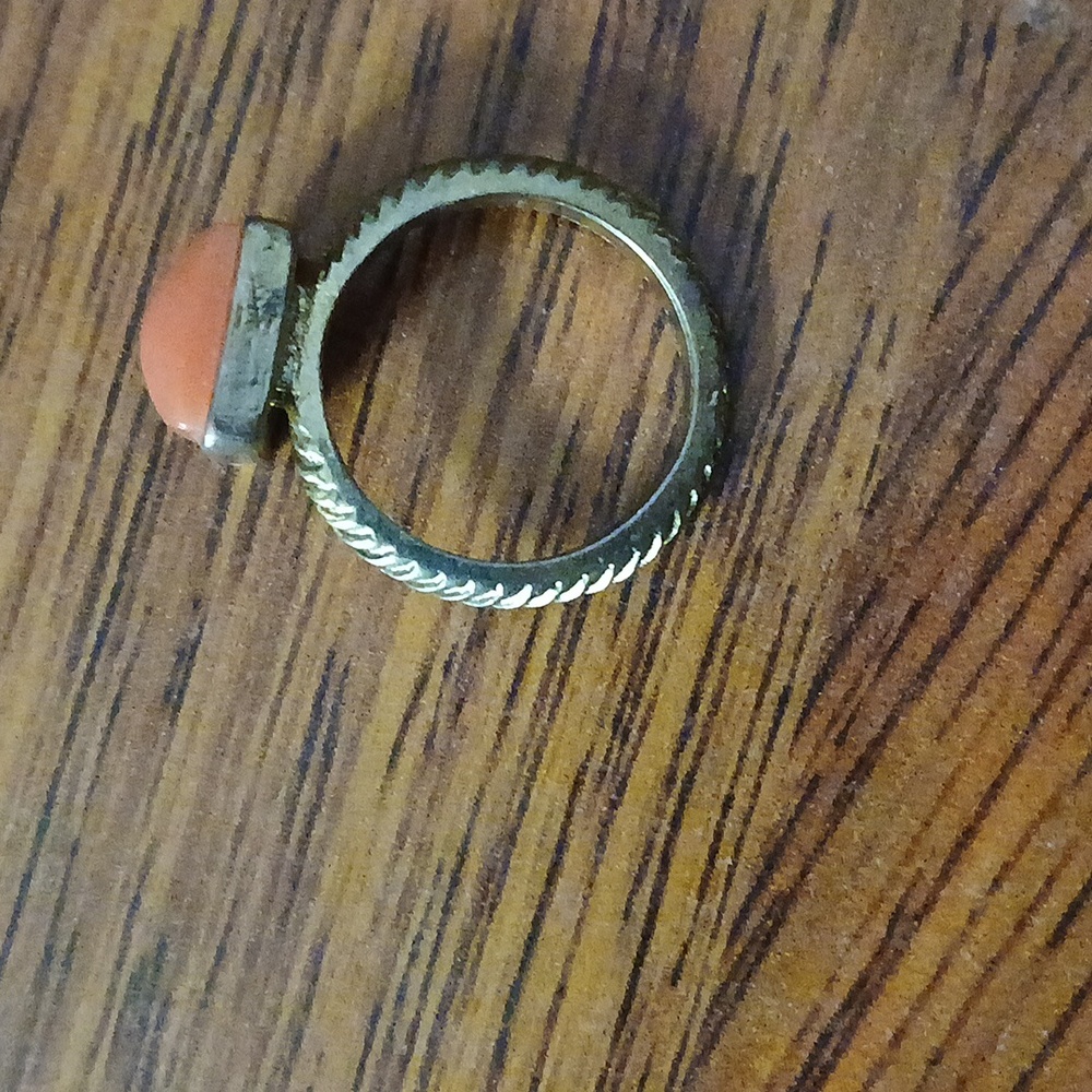 Ring‎ - Picture 3 of 4